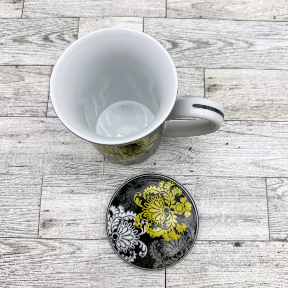 Vera Bradley Mug Baroque Barnes Noble 8 Oz Coffee/Tea Cup with Lid - Picture 5 of 7